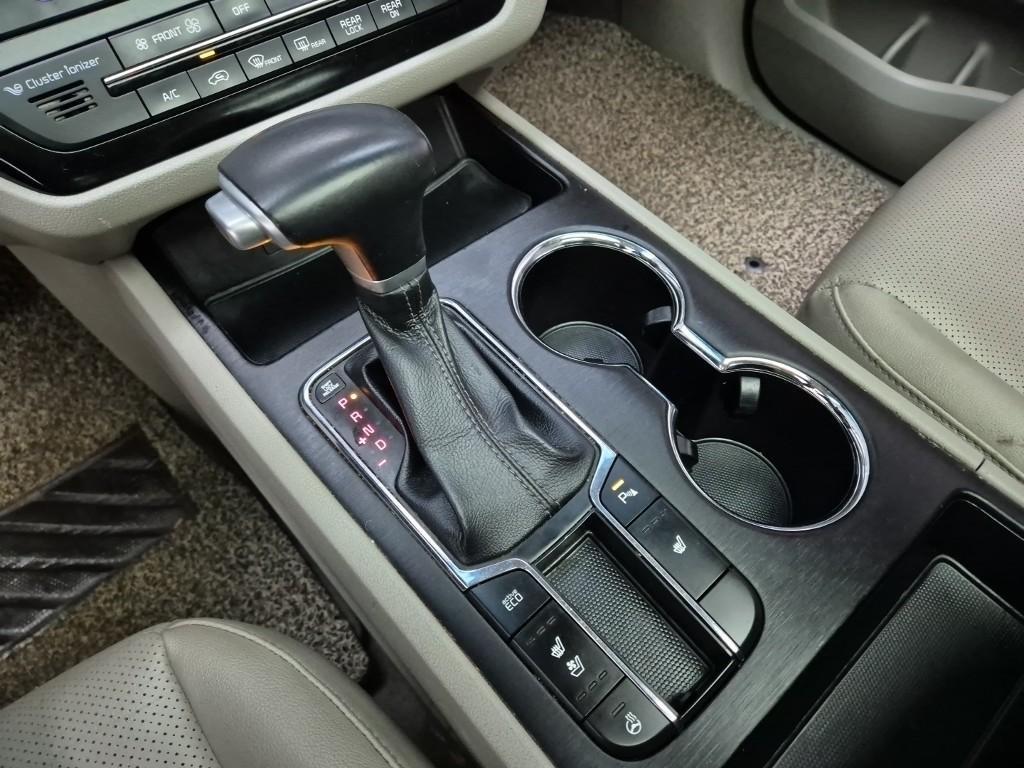 KIA Carnival - Vista 9