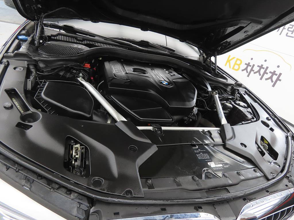 BMW 5 Series 2018 Negro - Importación desde Corea - HF Imports Iquique - Foto 19