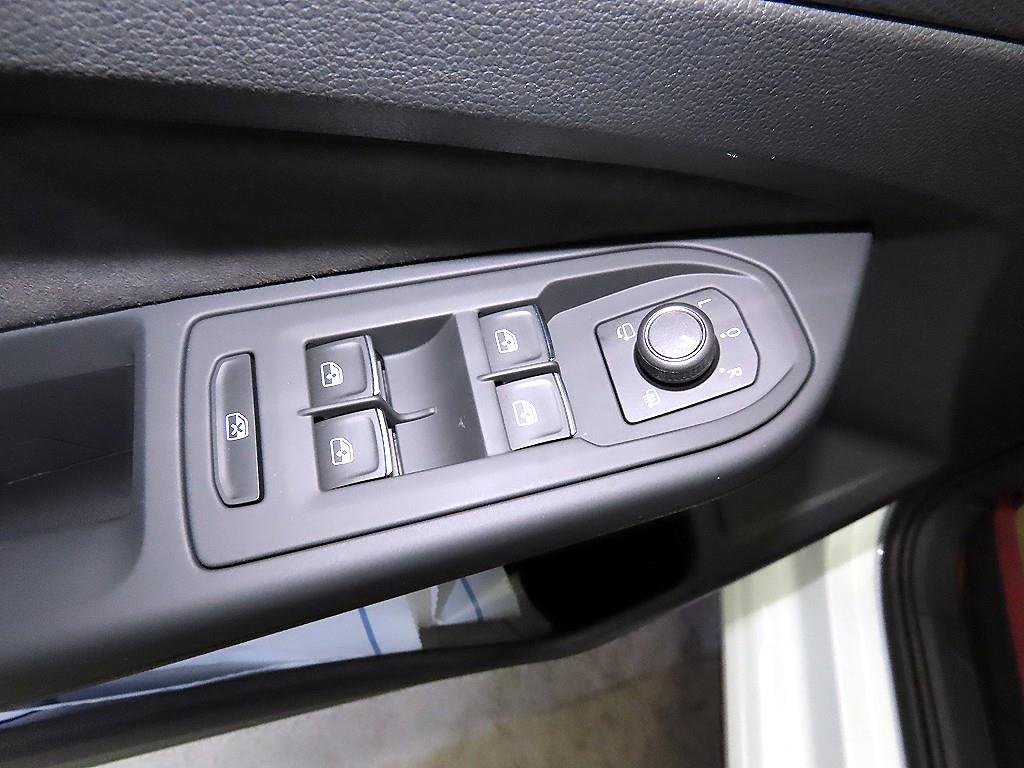 Volkswagen Golf 2025 Blanco - Importación desde Corea - HF Imports Iquique - Foto 13