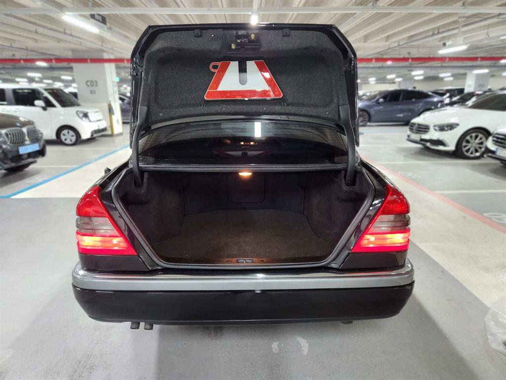 Mercedes Benz C Class 1997 Negro - Importación desde Corea - HF Imports Iquique - Foto 14