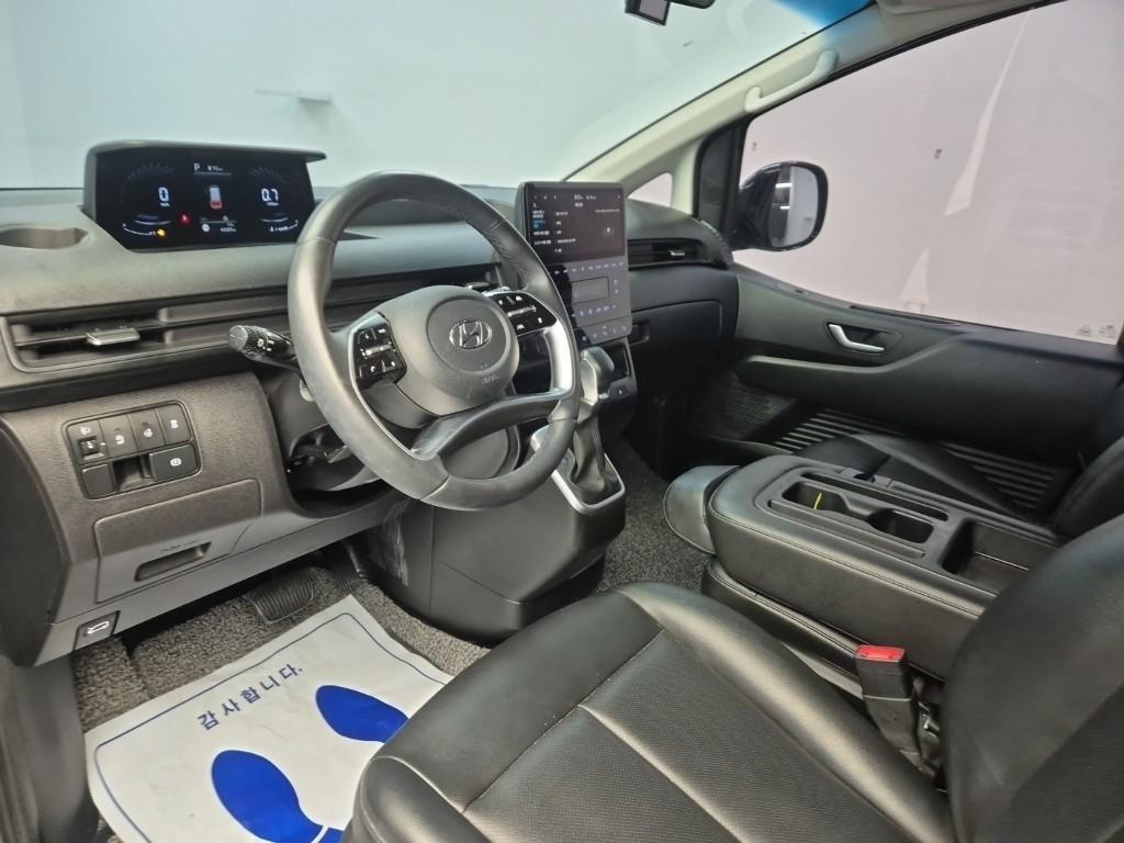 HYUNDAI Staria - Vista 7