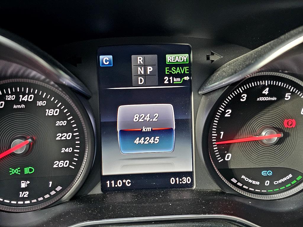 Mercedes Benz GLC Class - Vista 7