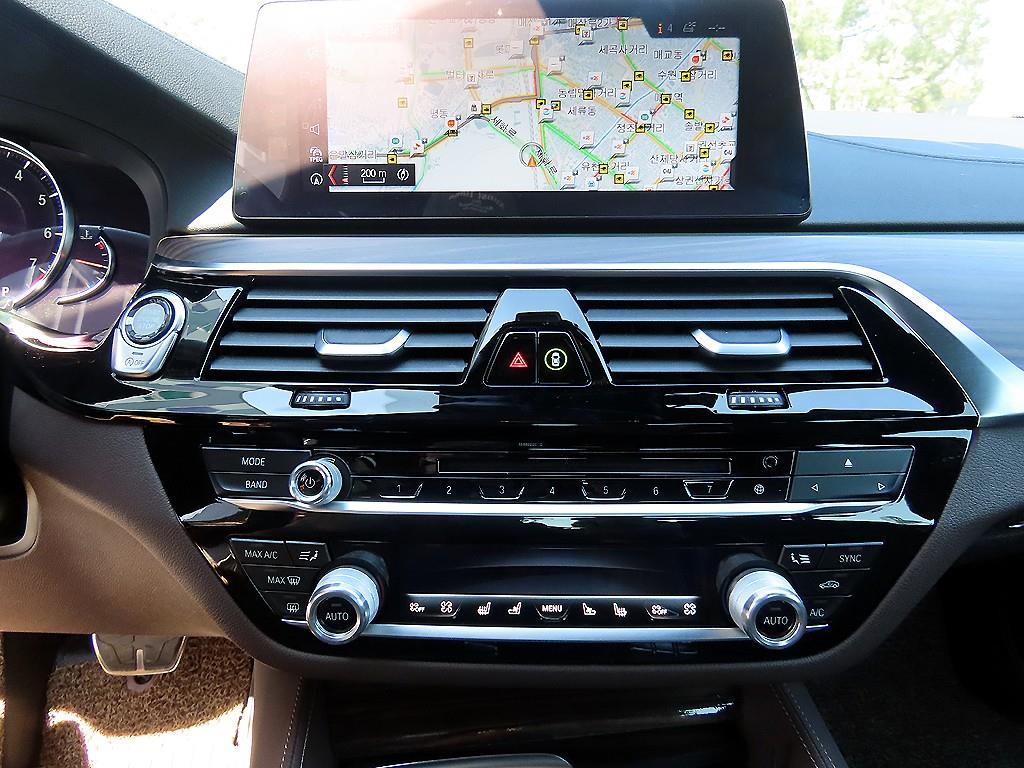 BMW 5 Series 2018 Negro - Importación desde Corea - HF Imports Iquique - Foto 13