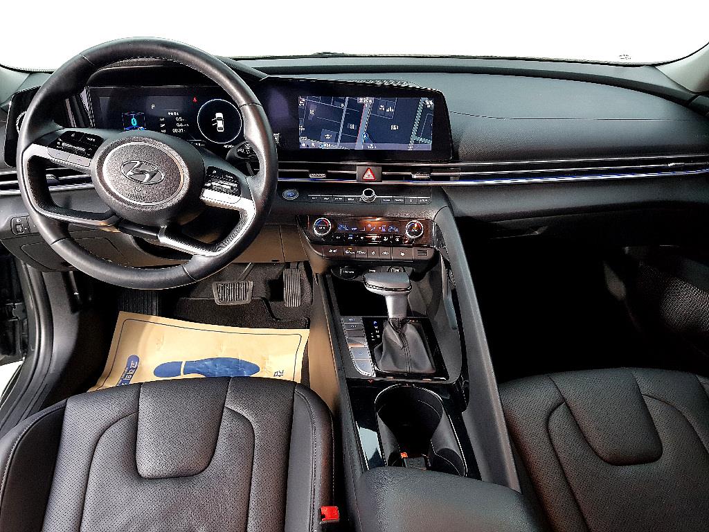 HYUNDAI Avante - Vista 5