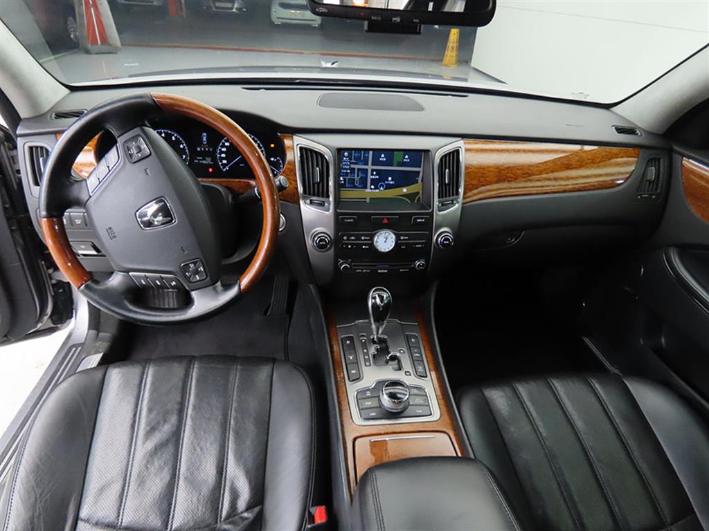 HYUNDAI Equus - Vista 7