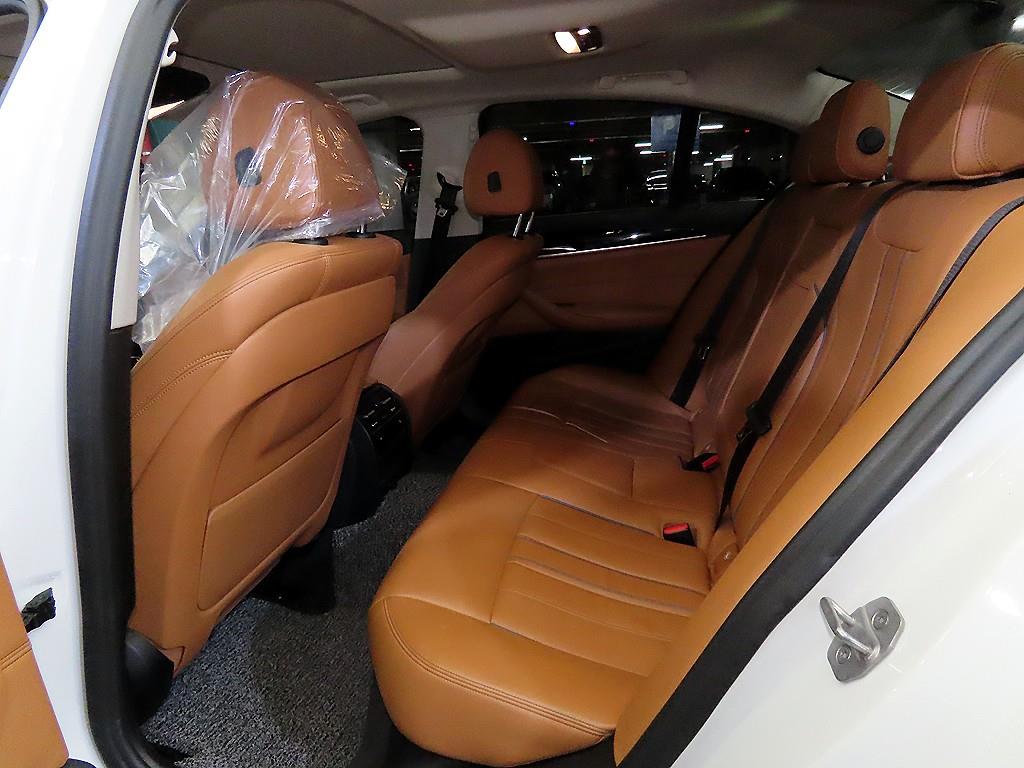 BMW 5 Series - Vista 7