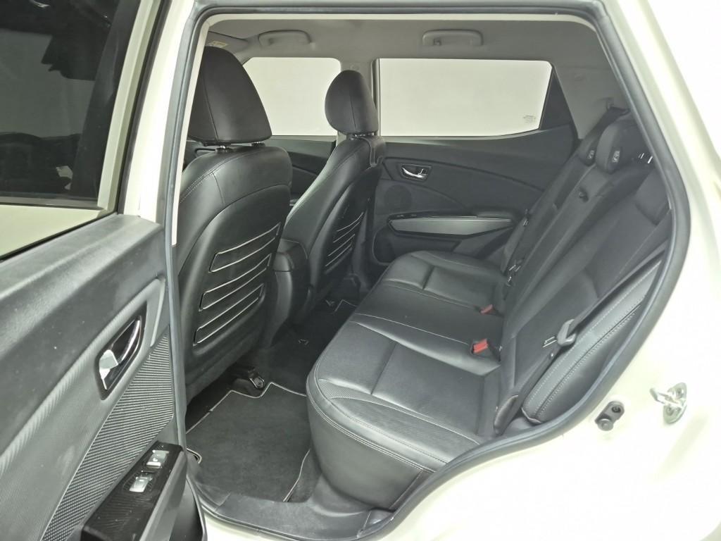 Ssangyong Tivoli - Vista 12