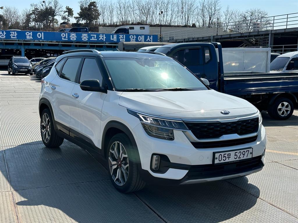 KIA Seltos - Vista 5