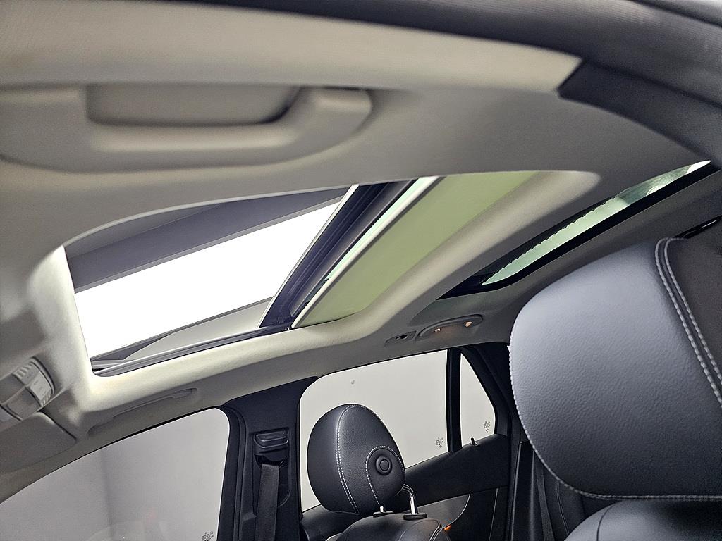 Mercedes Benz GLC Class - Vista 12