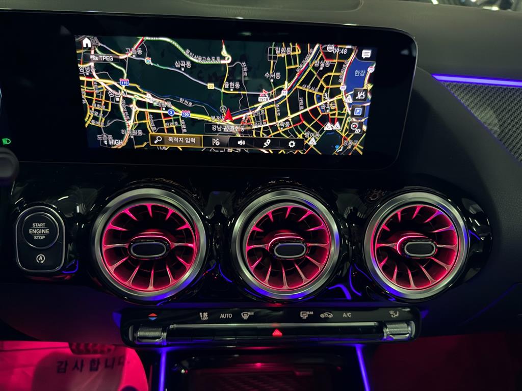 Mercedes Benz GLA Class - Vista 12