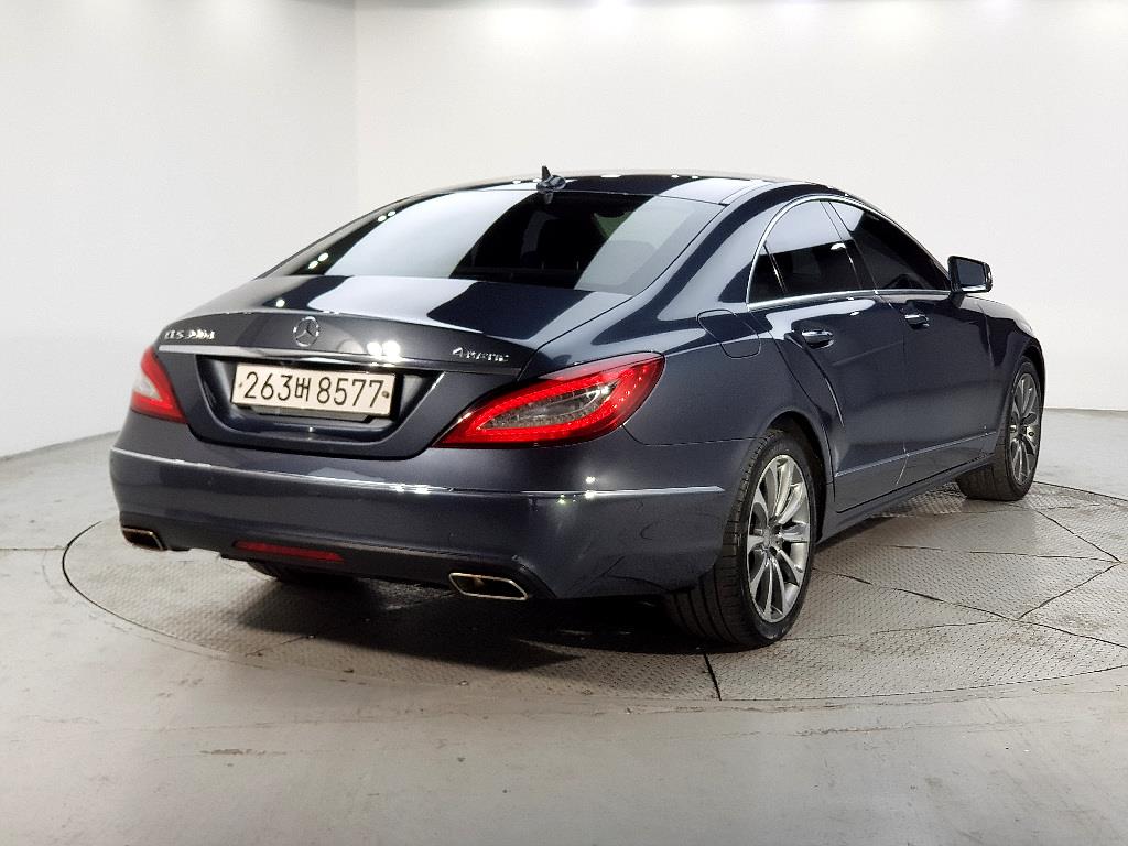 Mercedes Benz CLS Class - Vista 4
