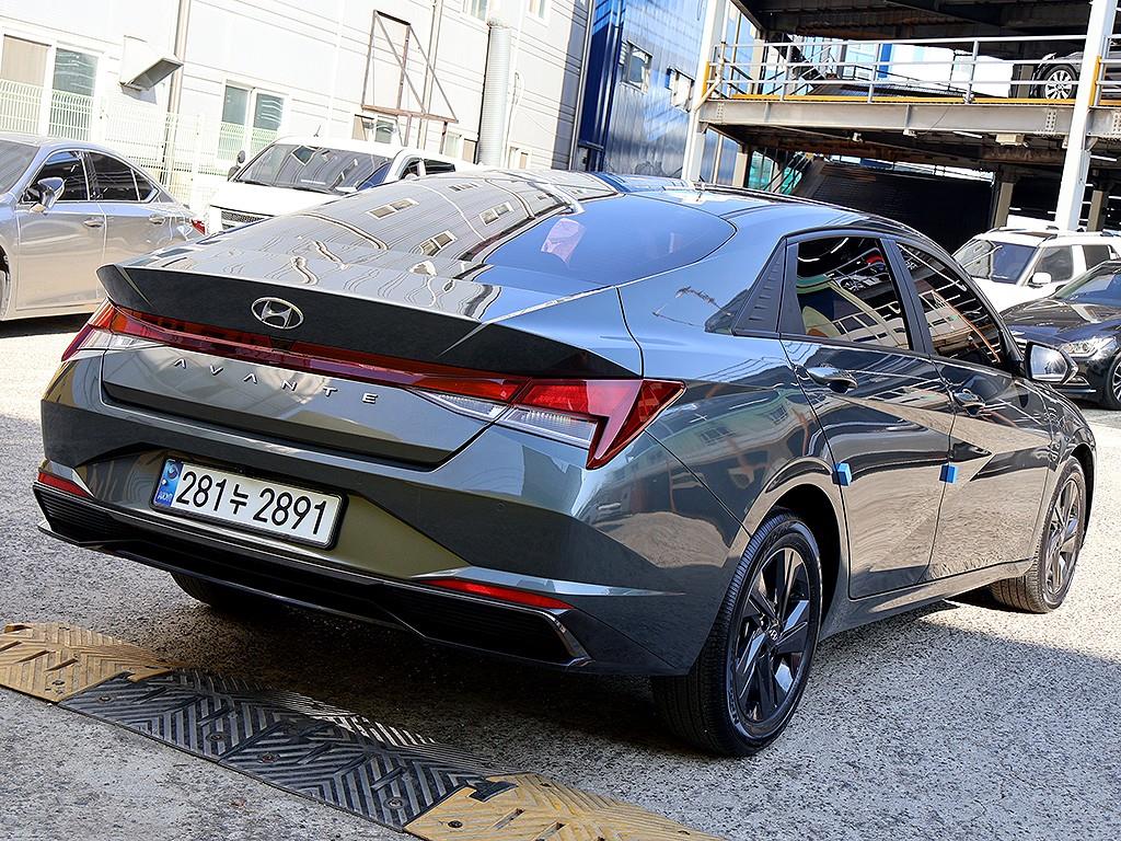 HYUNDAI Avante - Vista 7