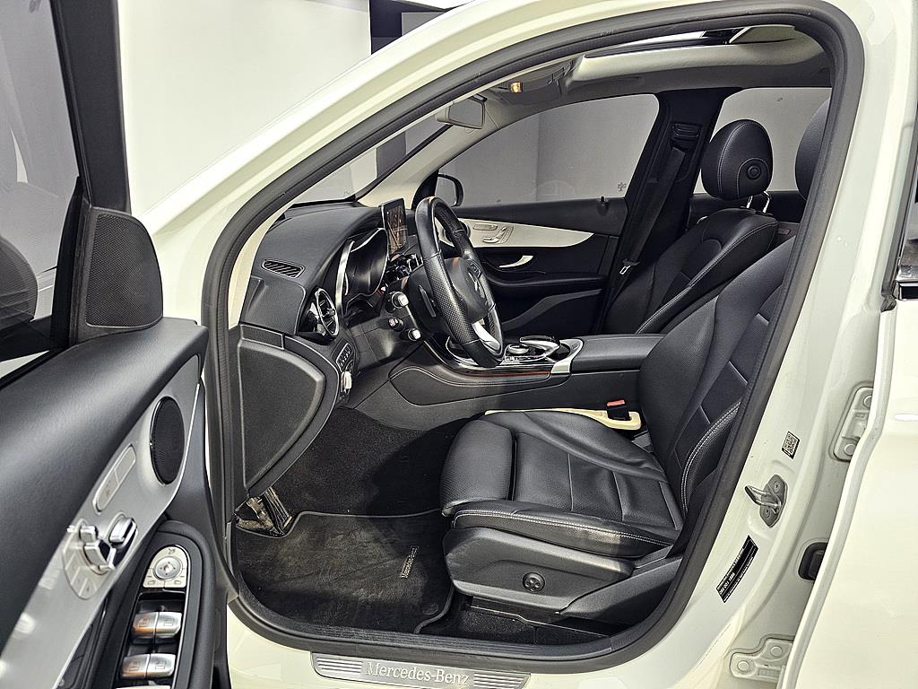 Mercedes Benz GLC Class - Vista 8