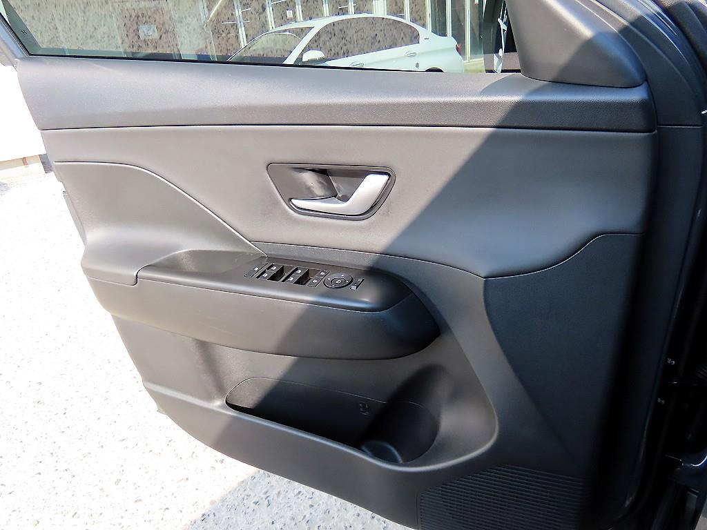 HYUNDAI Kona - Vista 11