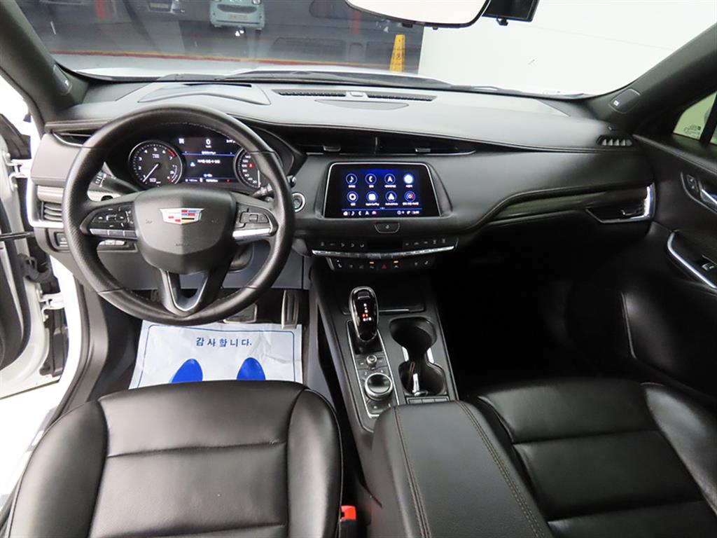 Cadillac XT4 - Vista 7