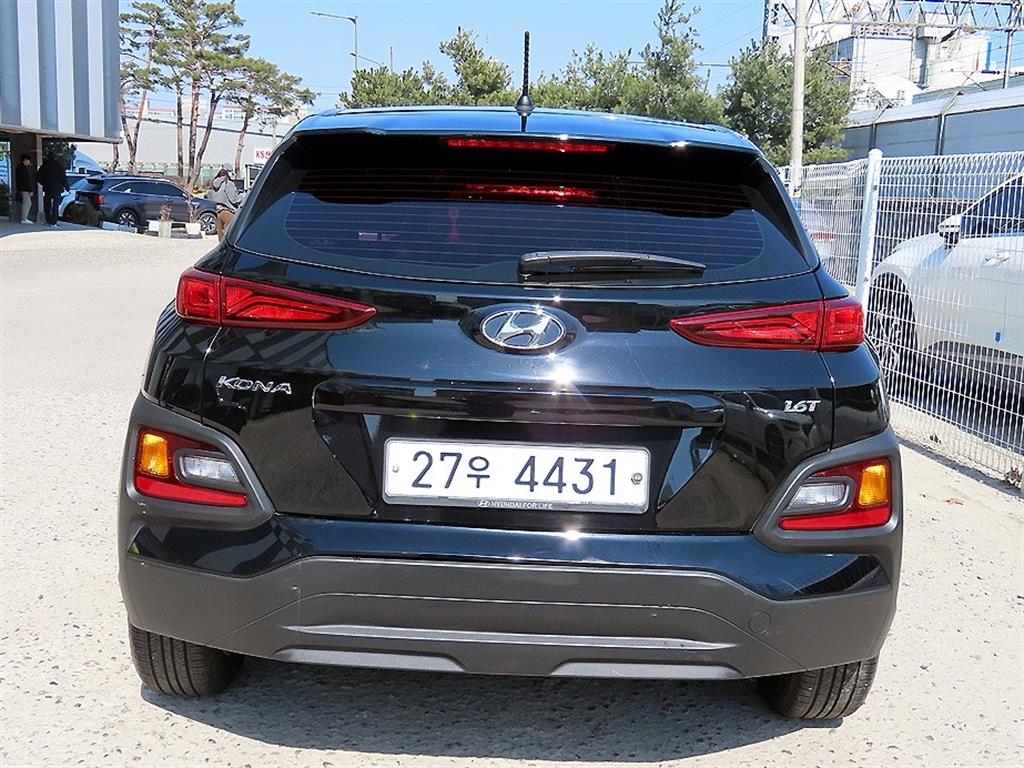 HYUNDAI Kona - Vista 4