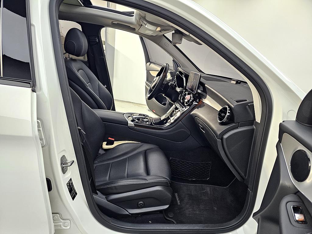 Mercedes Benz GLC Class - Vista 11