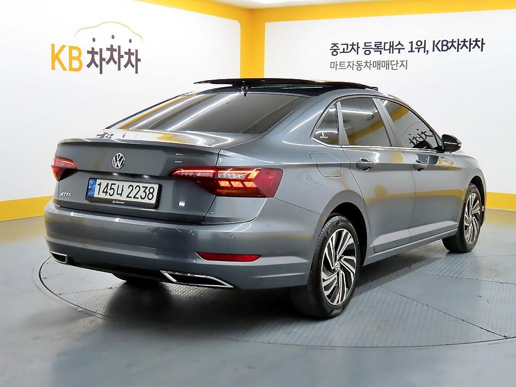 Volkswagen Jetta - Vista 4