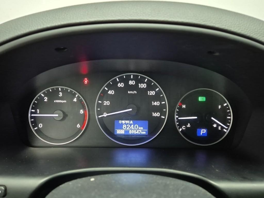 HYUNDAI Starex - Vista 5