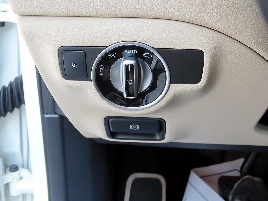 Mercedes Benz GLA Class - Vista 12