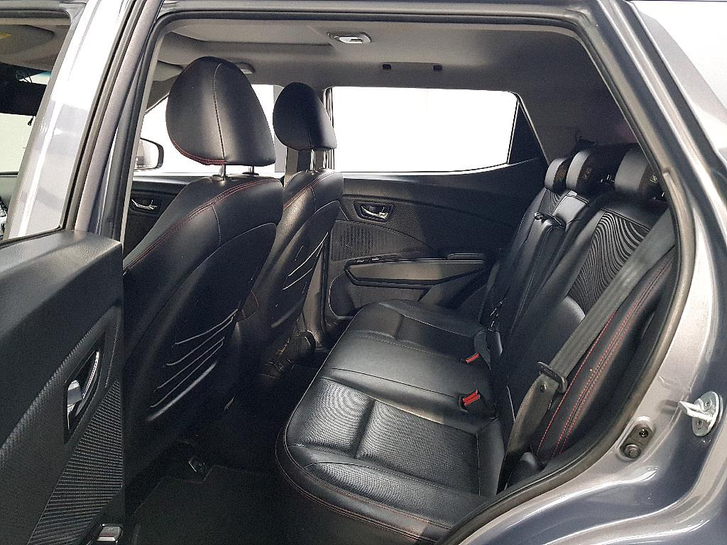 Ssangyong Tivoli - Vista 7