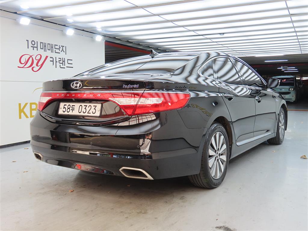 HYUNDAI Grandeur - Vista 4