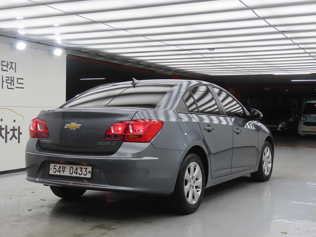 Chevrolet Cruise - Vista 4