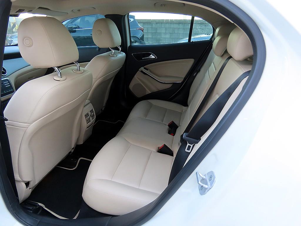 Mercedes Benz GLA Class - Vista 6