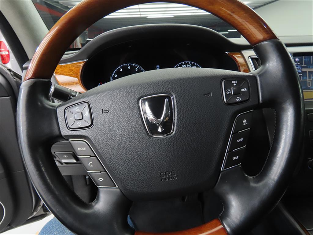 HYUNDAI Equus - Vista 8