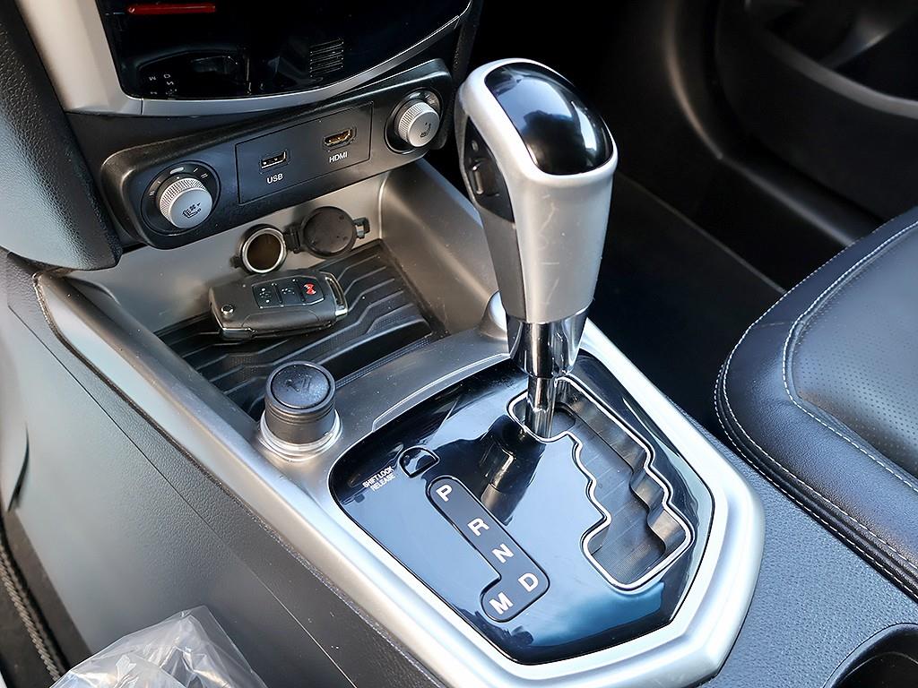 Ssangyong Tivoli 2016 Blanco - Importación desde Corea - HF Imports Iquique - Foto 7