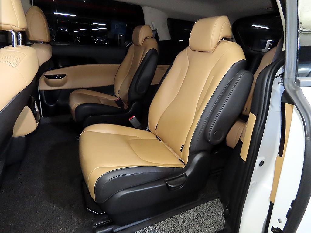 KIA Carnival - Vista 7