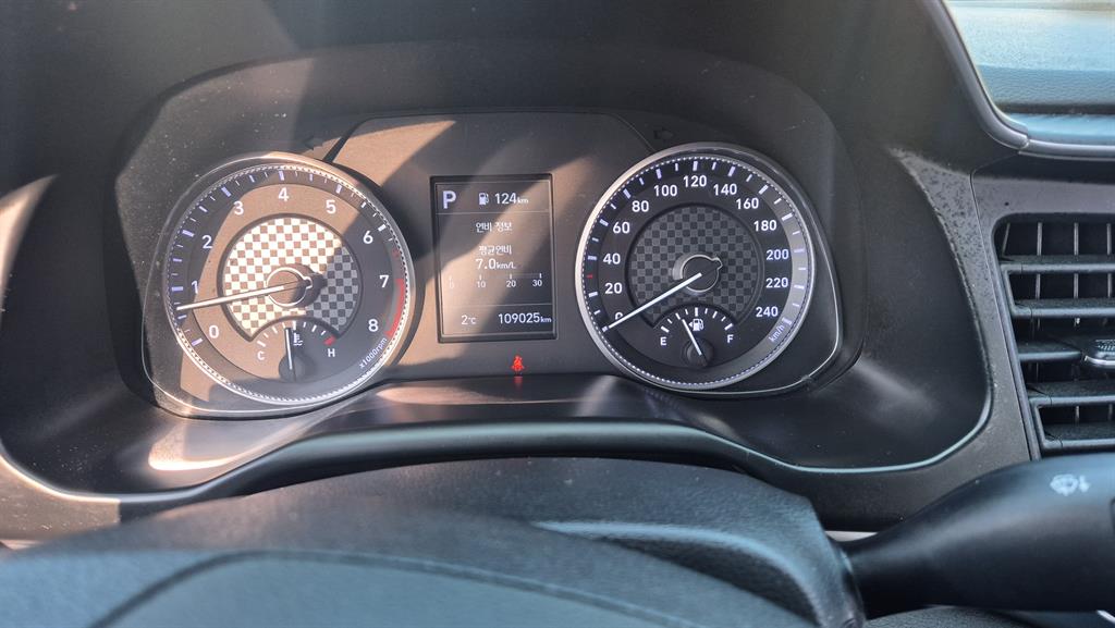 HYUNDAI Avante - Vista 4