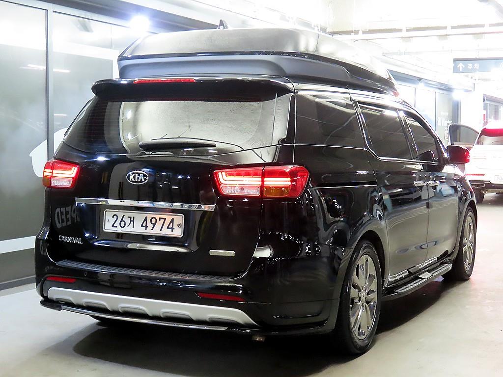 KIA Carnival - Vista 4