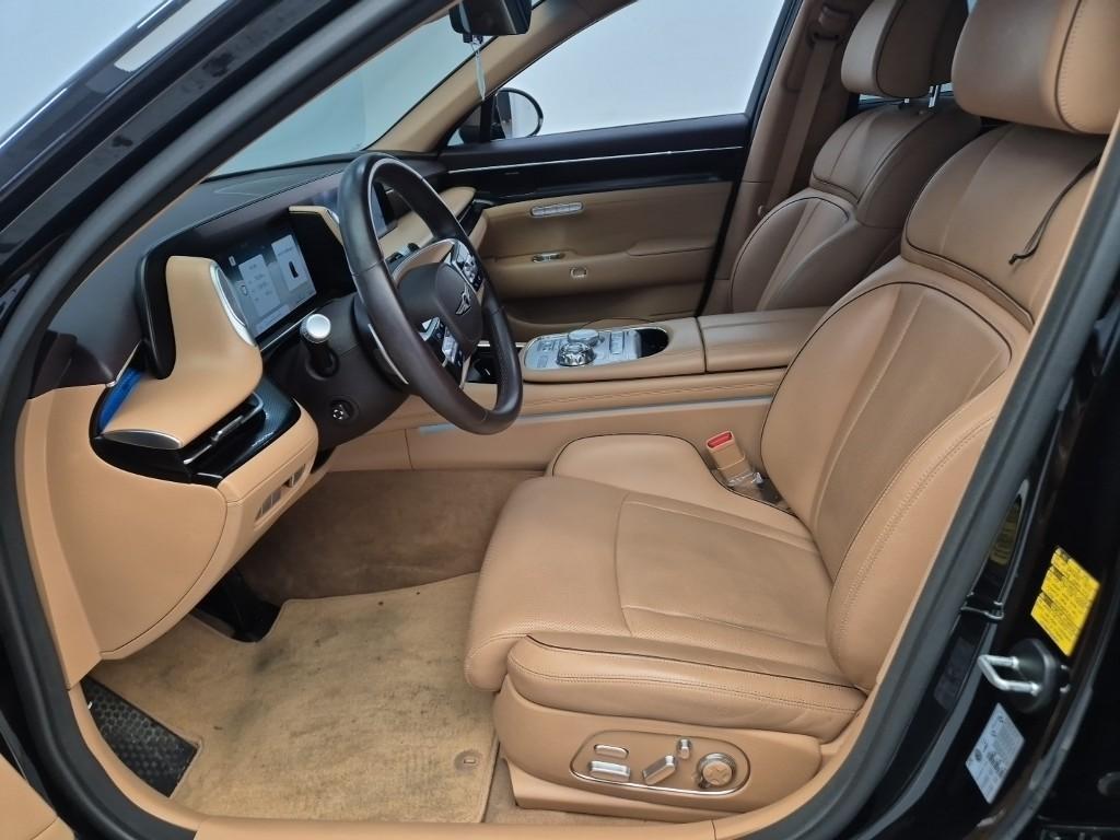 Genesis G90 - Vista 8