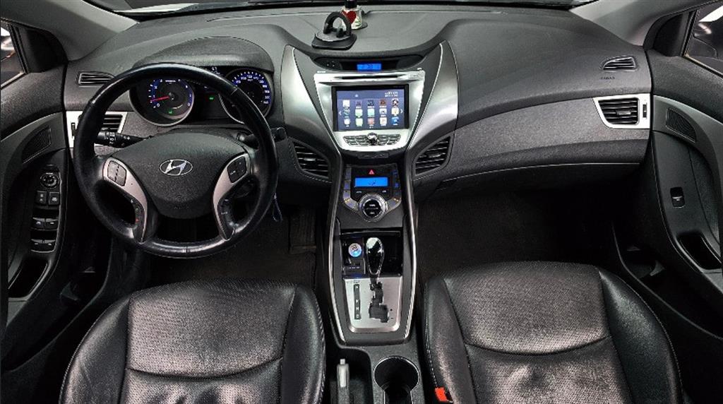 HYUNDAI Avante - Vista 7