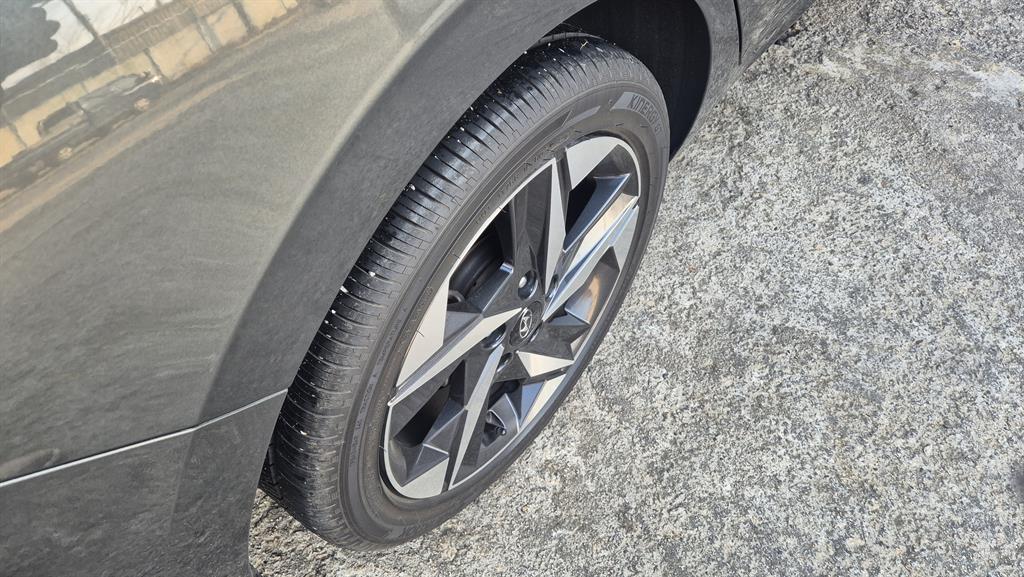 HYUNDAI Avante - Vista 9