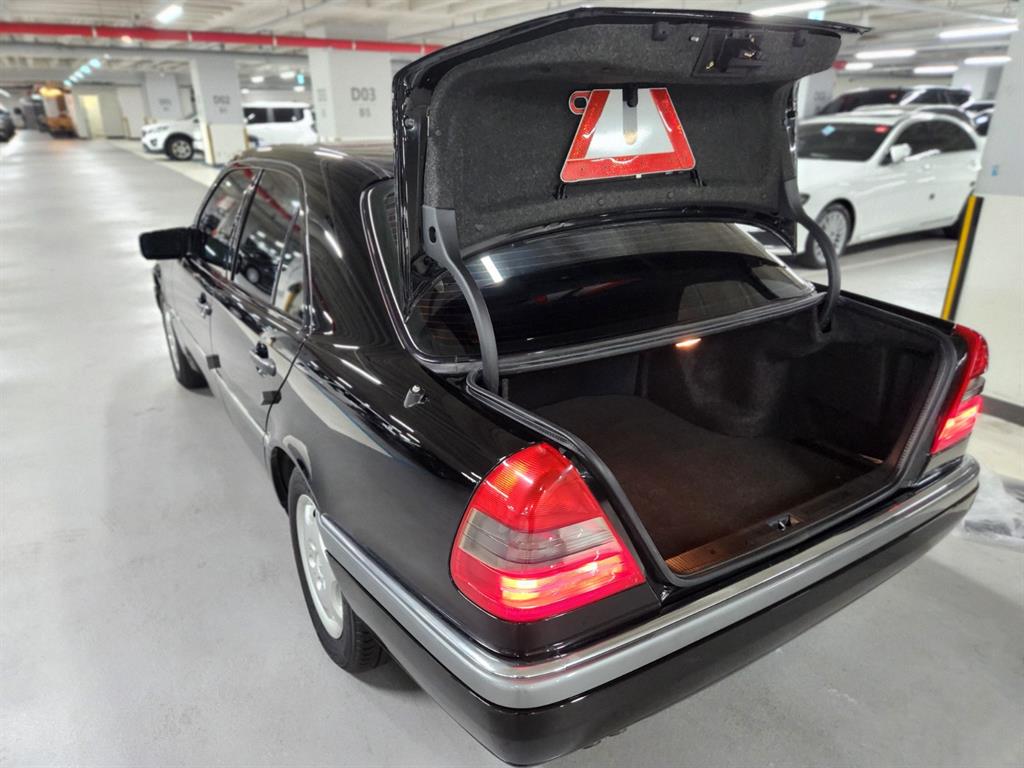 Mercedes Benz C Class 1997 Negro - Importación desde Corea - HF Imports Iquique - Foto 15