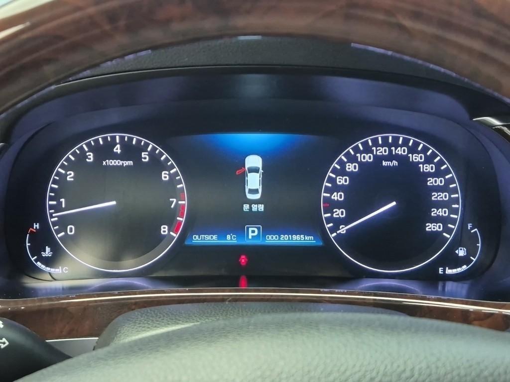 HYUNDAI Equus - Vista 5