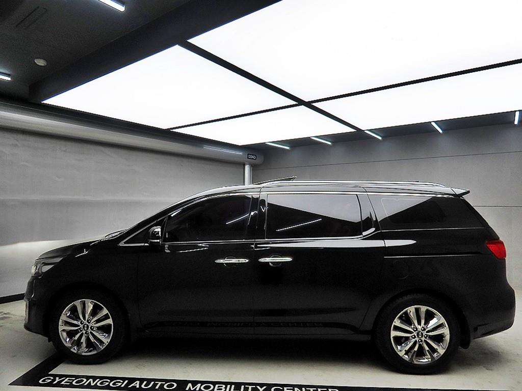 KIA Carnival - Vista 4