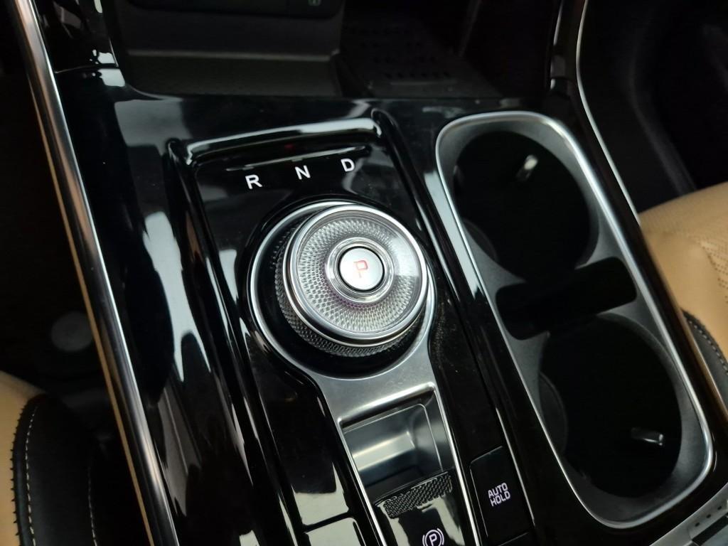 KIA Carnival - Vista 8