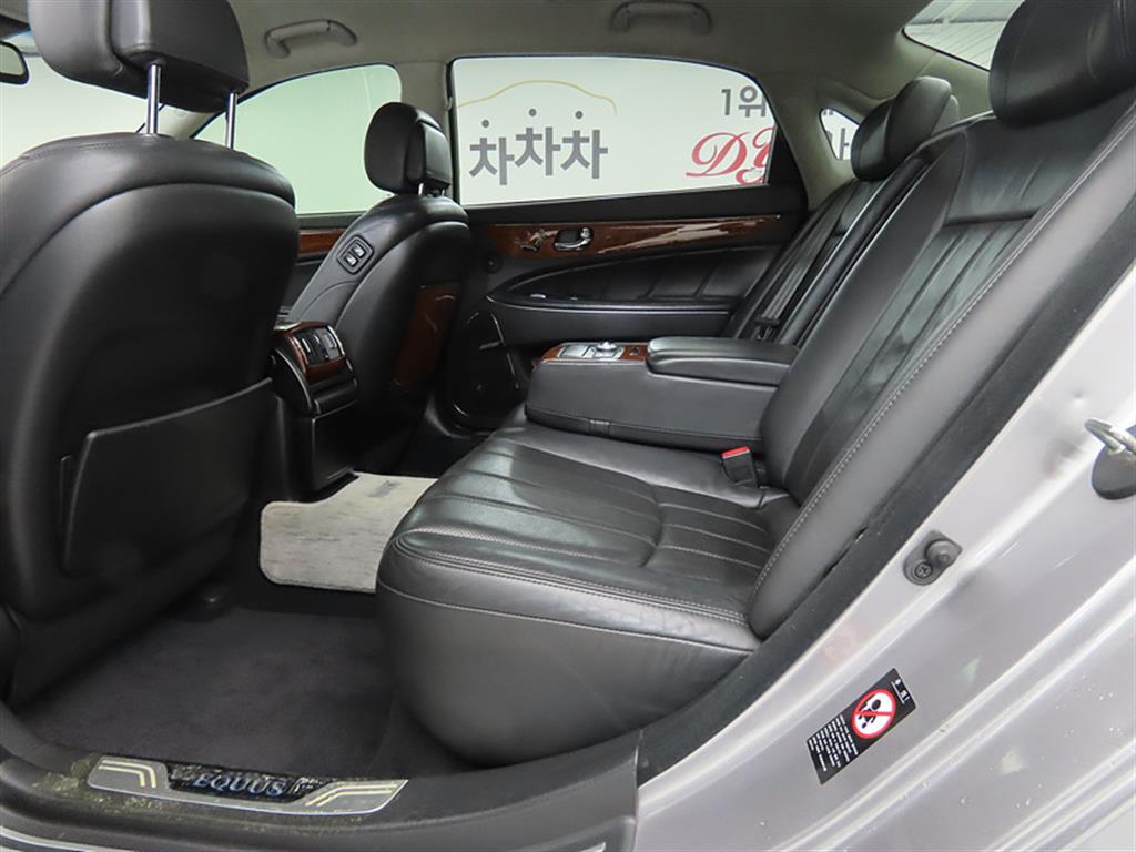 HYUNDAI Equus - Vista 6