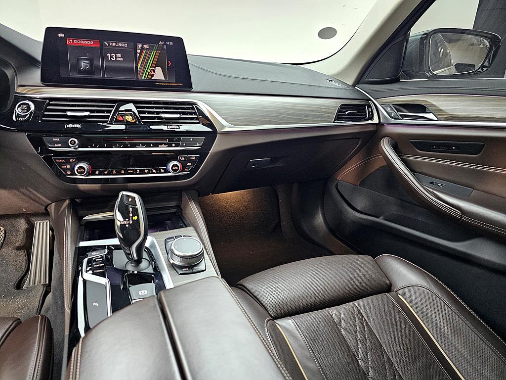 BMW 5 Series - Vista 10