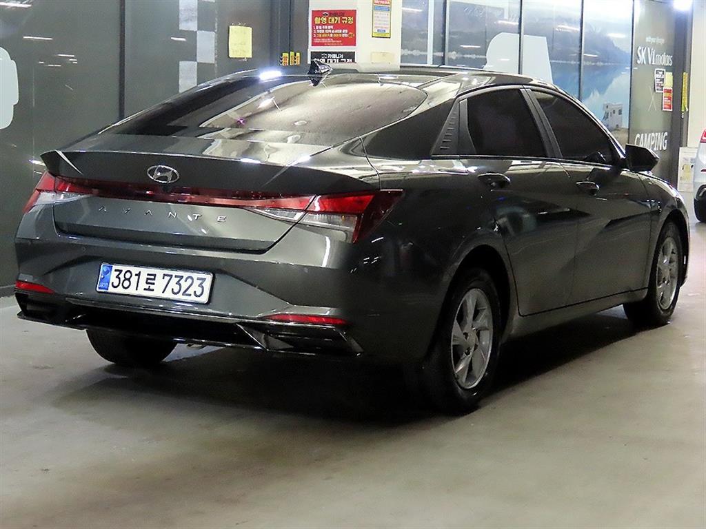 HYUNDAI Avante - Vista 4