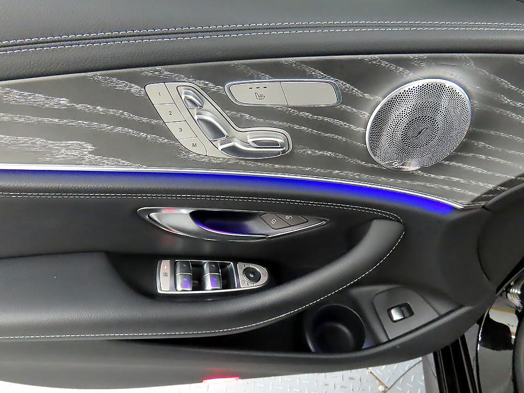 Mercedes Benz E class - Vista 12