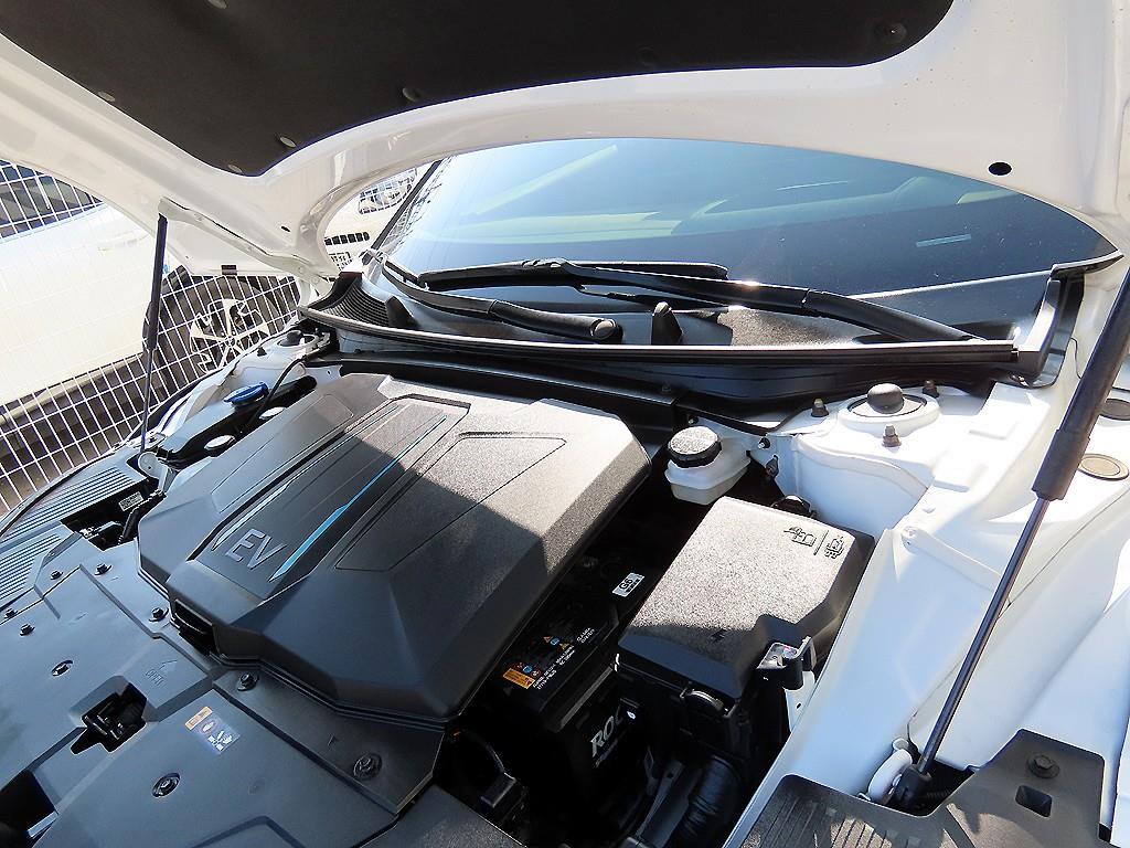 HYUNDAI Ioniq 5 - Vista 4