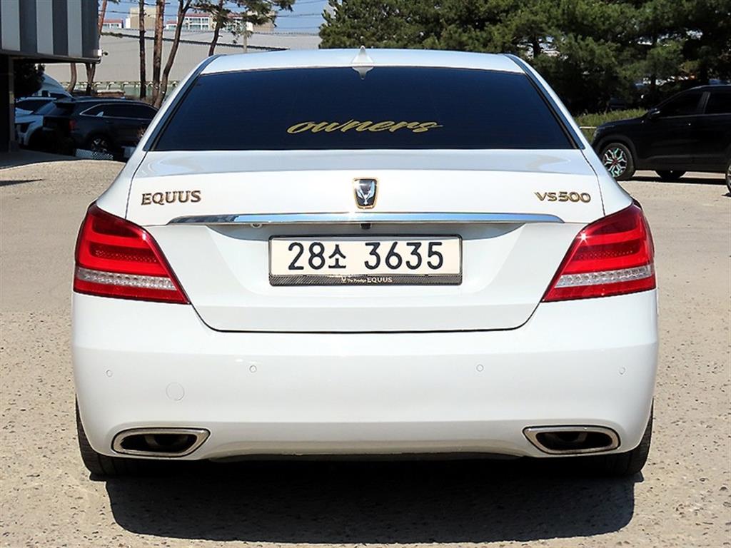 HYUNDAI Equus - Vista 4