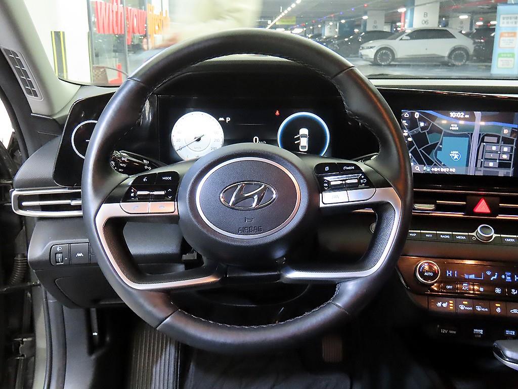 HYUNDAI Avante - Vista 8