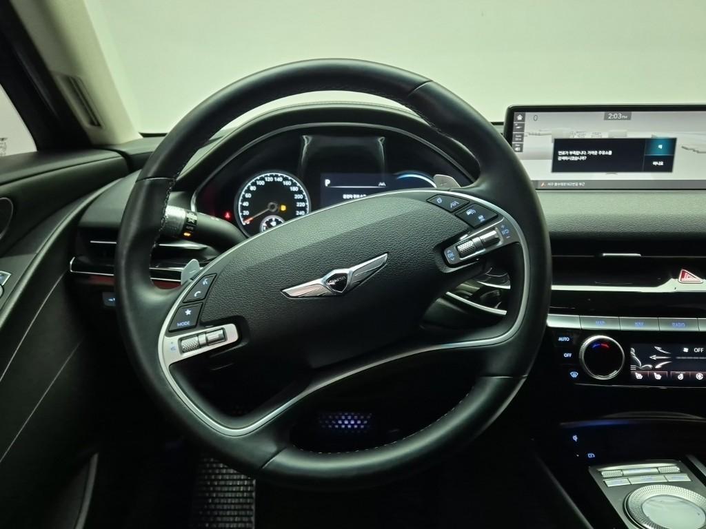 Genesis G80 - Vista 9