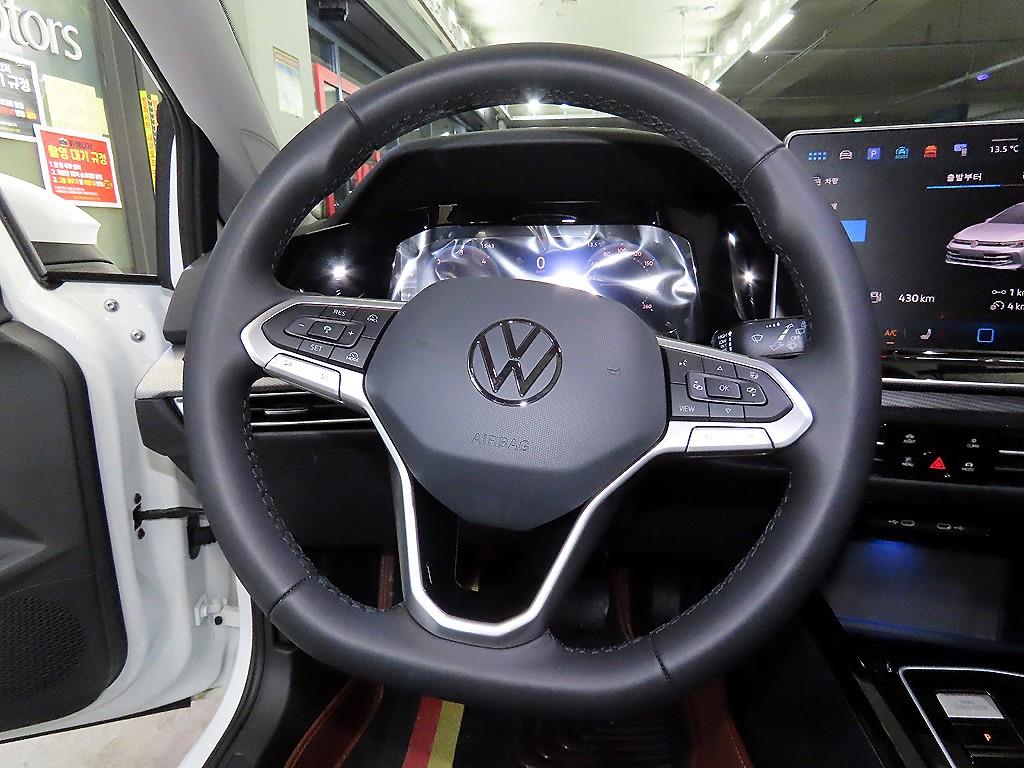 Volkswagen Golf - Vista 8