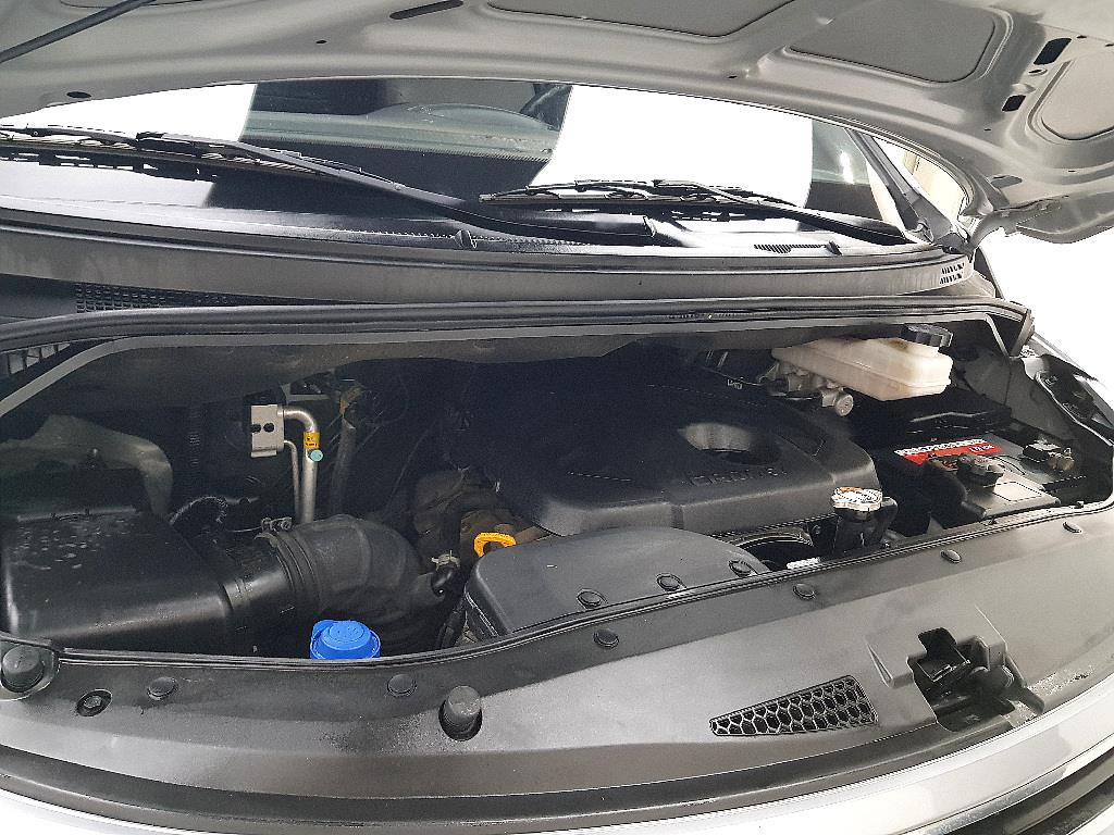 HYUNDAI Starex - Vista 6